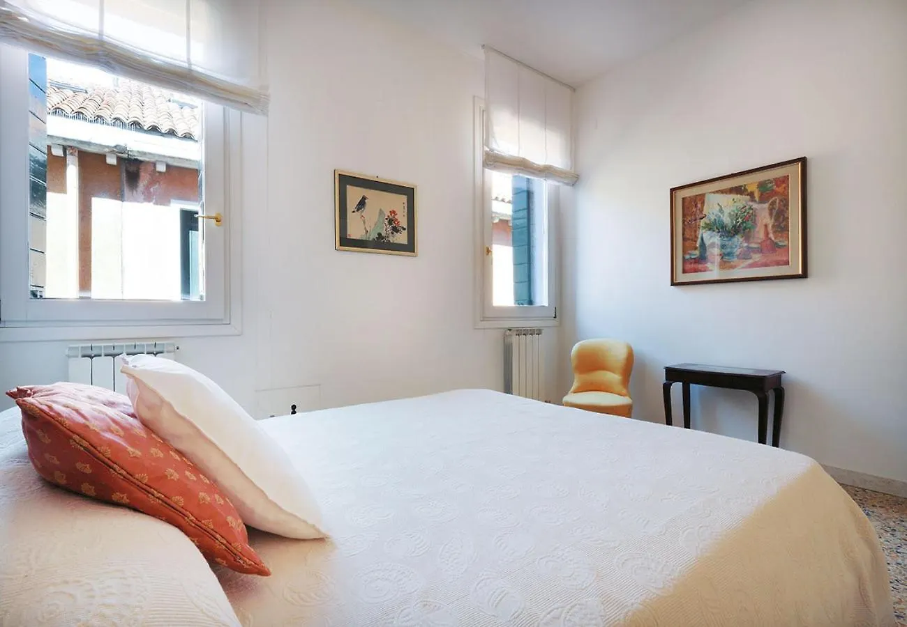 Casa Del Mandolino - Cozy Apt Near The Station! Venedig