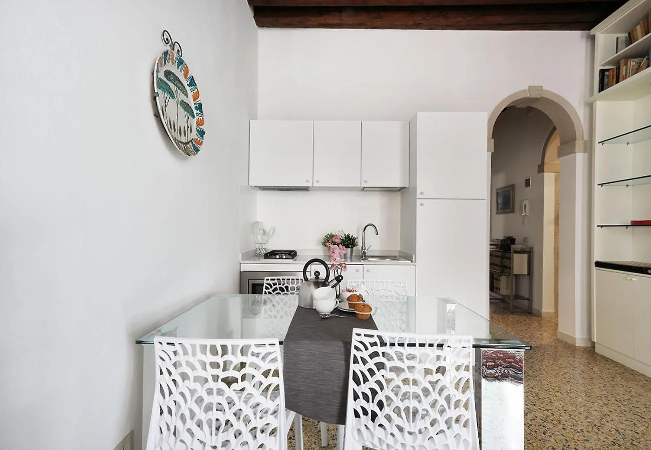 Casa Del Mandolino - Cozy Apt Near The Station! Venedig Apartment