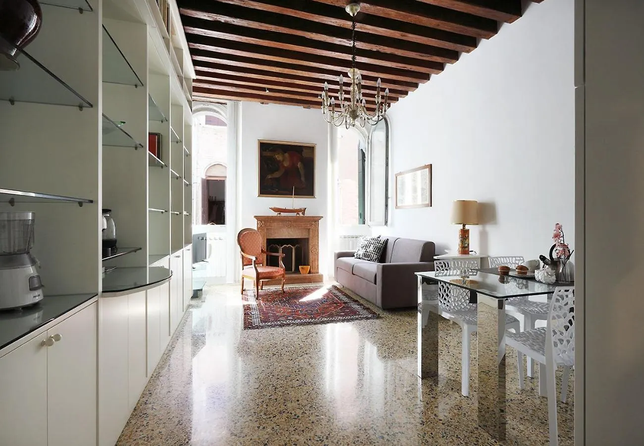 Apartment Casa Del Mandolino - Cozy Apt Near The Station! Venedig